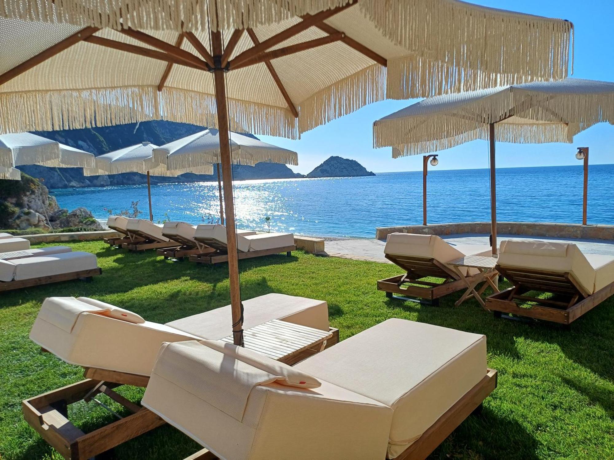 Apartment Petani Beachside Vovikes