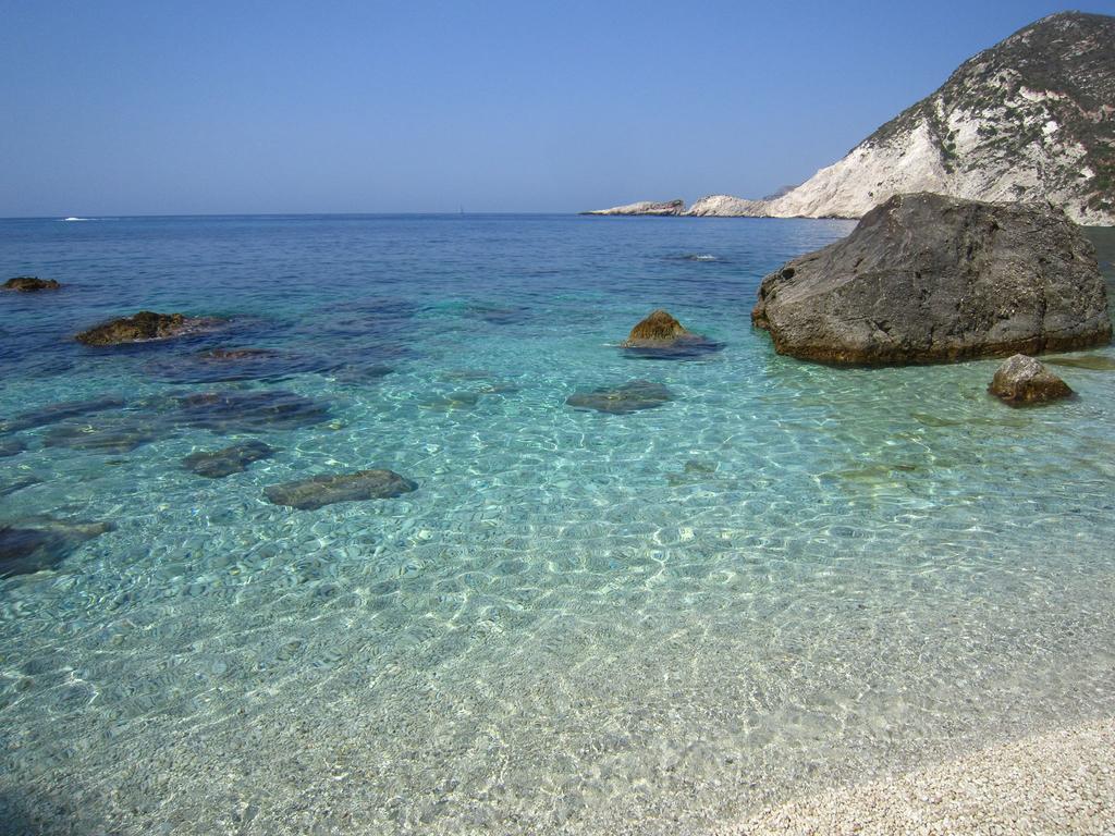 Petani Beachside Apartment Vovikes